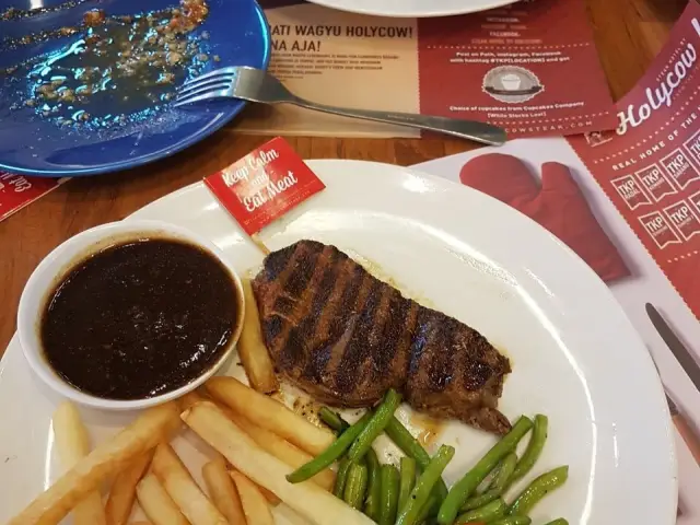 Gambar Makanan Steak Hotel by Holycow! 15