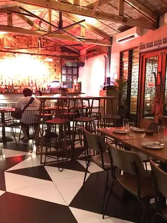 Alamat Filipino Pub & Deli BF