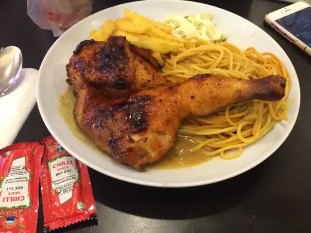 Robin's Portuguese Chicken Food Photo 9