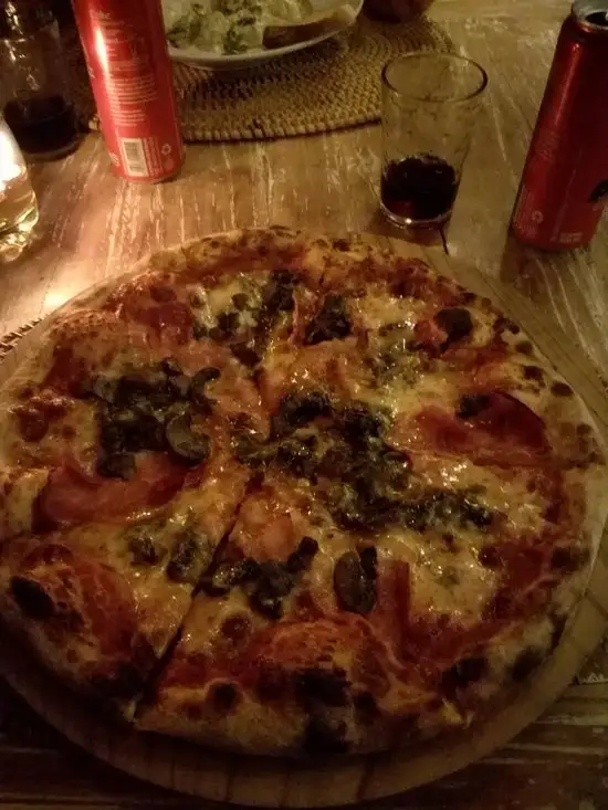 Gambar Makanan Francesco's Pizza 6
