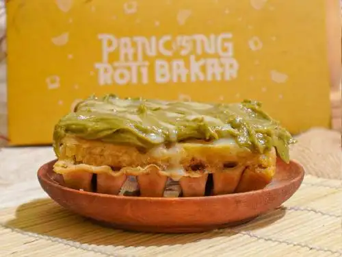 Pancong Vs Roti Bakar, Rawajati, Jakarta Selatan