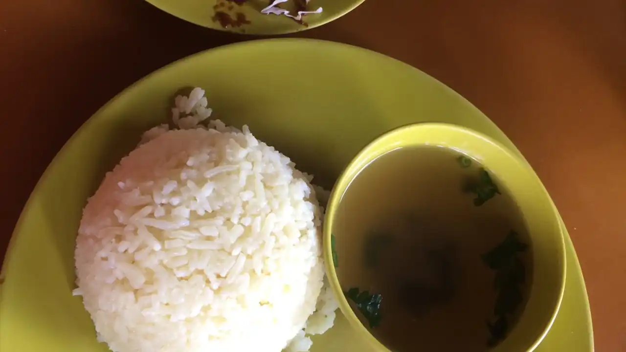 Nasi Ayam Mak Long (sebelah Sumirubber)