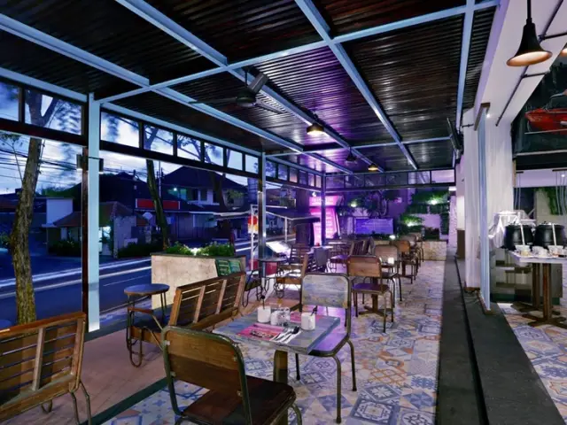 Gambar Makanan Impala 60's - Fave Hotel 1