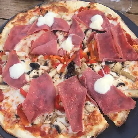 Baba Pizza, Cesme Marina'nin yemek ve ambiyans fotoğrafları 3