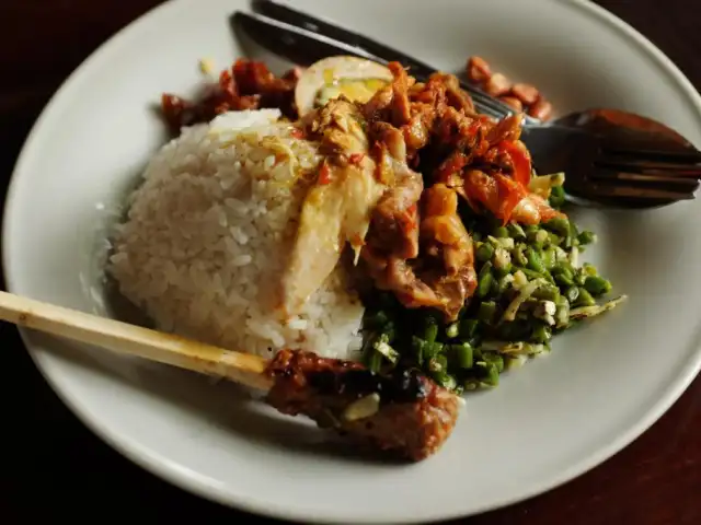 Gambar Makanan Nasi Ayam Kedewatan Ibu Mangku 3