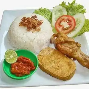 Gambar Makanan Warung Makan Bu Rini, Sinduadi 3