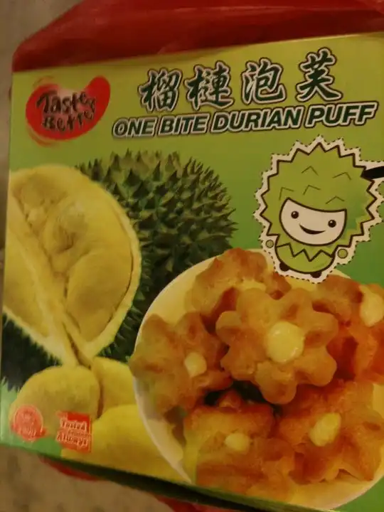 One Bite Durian Puff , Melaka Jonker Street