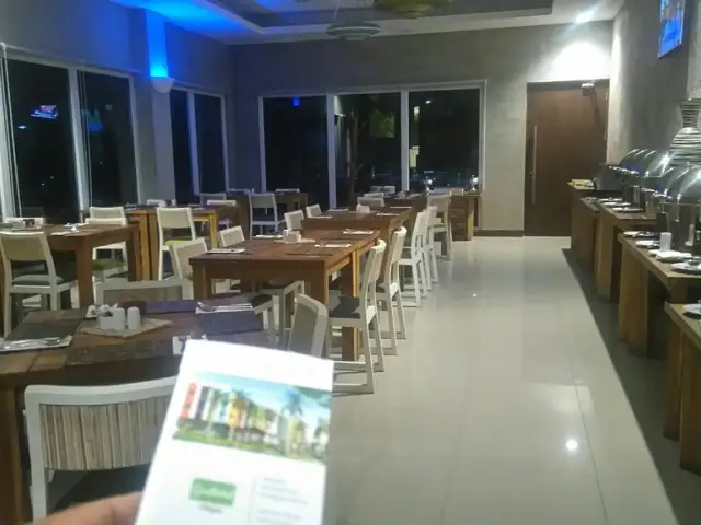 Gambar Makanan COMOZA Resto & Lounge 6