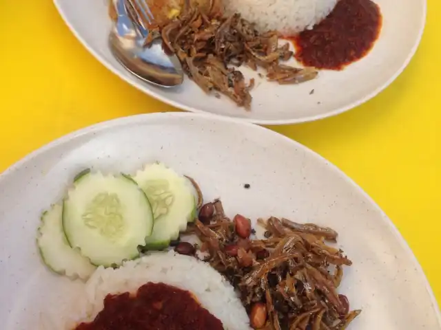 Nasi Lemak Daun Pisang Food Photo 3