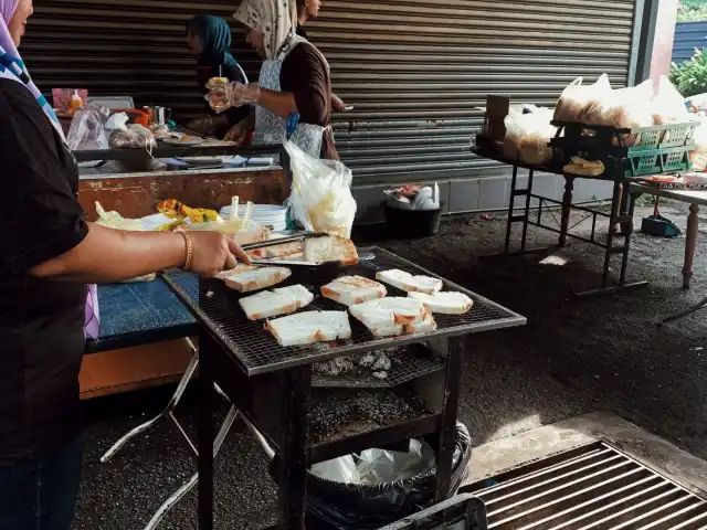 Nasi Lemak Dan Roti Bakar Arang Food Photo 6