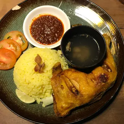 Nasi Ayam Mak Tom