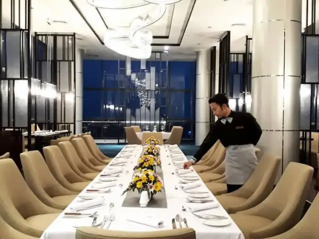 Gambar Makanan Skyline Lounge & Exclusive Dining 77