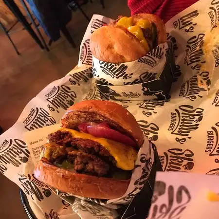 Skully's Burgers'nin yemek ve ambiyans fotoğrafları 5
