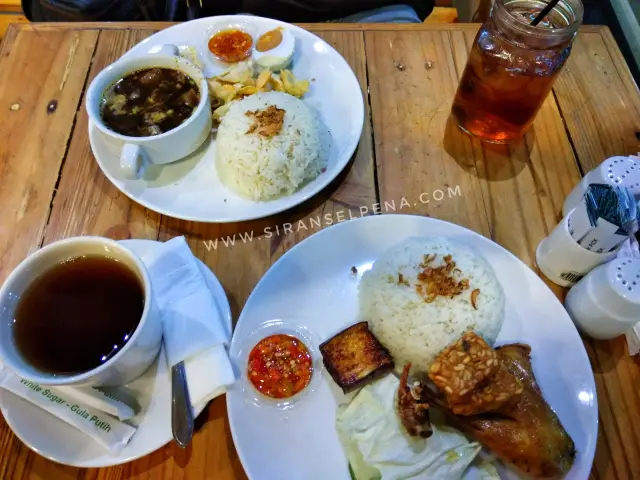 Gambar Makanan Loko Cafe 17