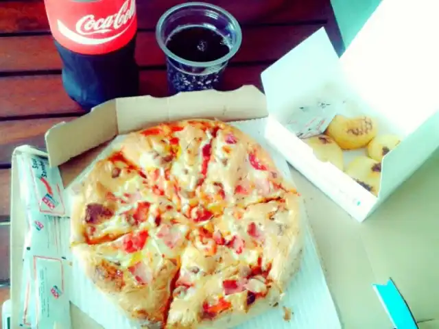 Gambar Makanan Domino Pizza 12