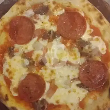 Gambar Makanan Warung Napoli Pizza & Pasta, Sunset Road 19