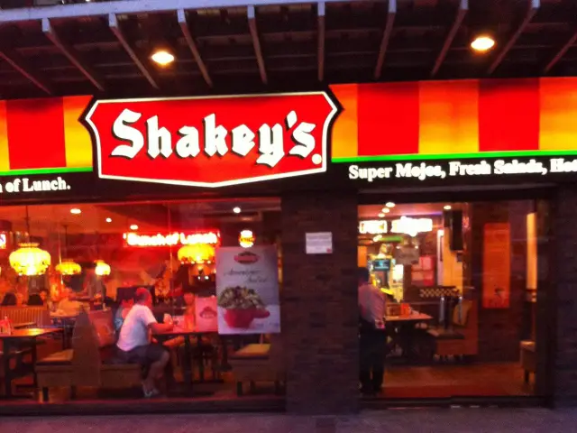 Shakey's Food Photo 5