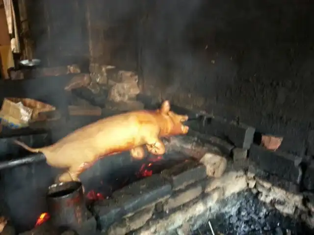 Gambar Makanan babi guling jl. nangka 23 2