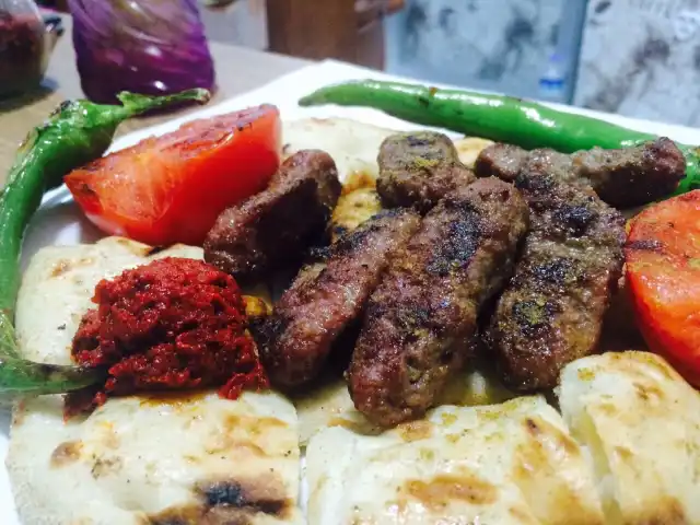 Bizim Cafe (Akhisar Köfte)'nin yemek ve ambiyans fotoğrafları 2