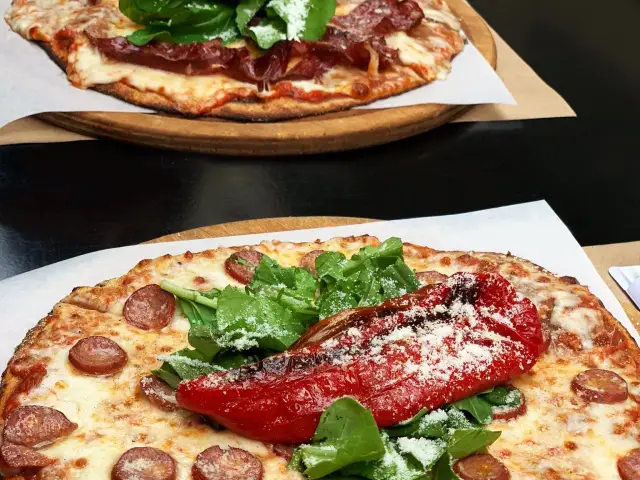Pizza Locale'nin yemek ve ambiyans fotoğrafları 9