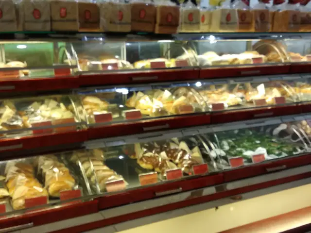 Gambar Makanan Holland Bakery 3