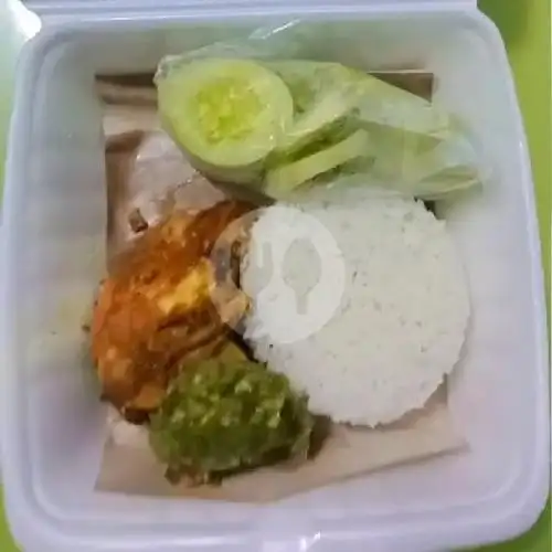 Gambar Makanan Ayam Penyet Cabe Ijo QAA Jl. Tuparep Depan Pasar Baru Karawang  1