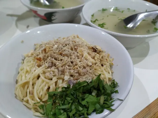 Gambar Makanan Mie Lezat Khas Bandung (Gang Luna) 9