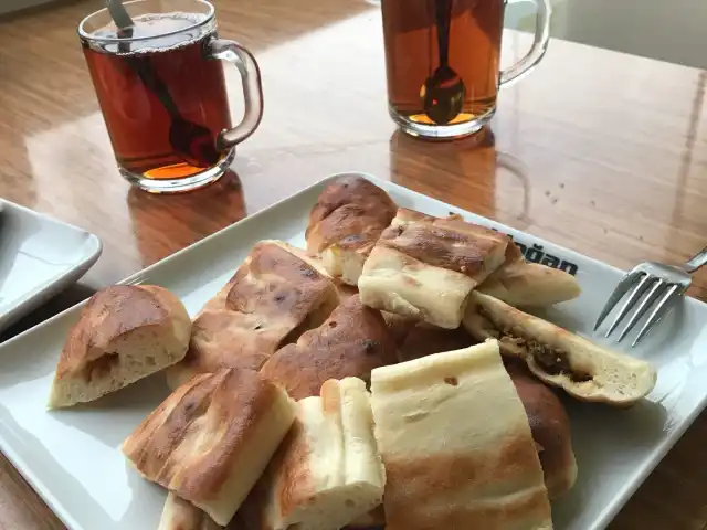 Orhanlı YENİDOGAN Pattiserie & Cafe'nin yemek ve ambiyans fotoğrafları 1