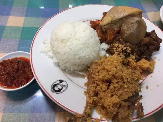 Gambar Makanan Ayam Goreng Suharti 2