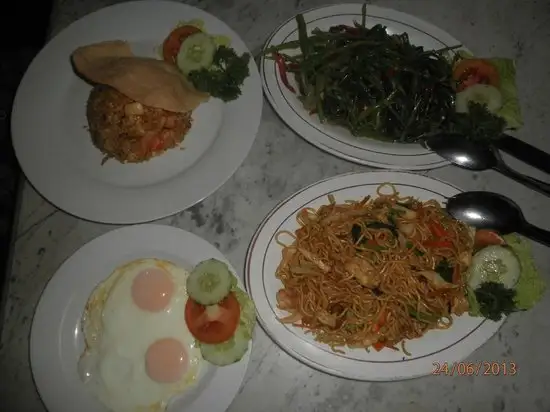 Gambar Makanan Pantai Restaurant 12