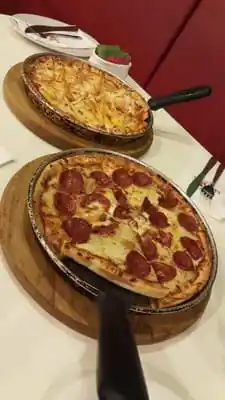 Santinos Pizza Food Photo 4
