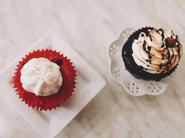 Larcy's Cupcakery Cafe Food Photo 18