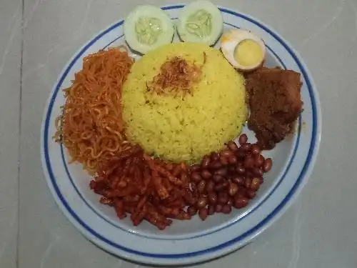 Nasi Kuning Rendang, Marchelia