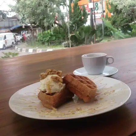 Gambar Makanan Monsoon Cafe 1