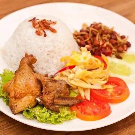 Gambar Makanan Nasi Uduk dan Nasi Kuning Ibu Ikoh, Enggal 6