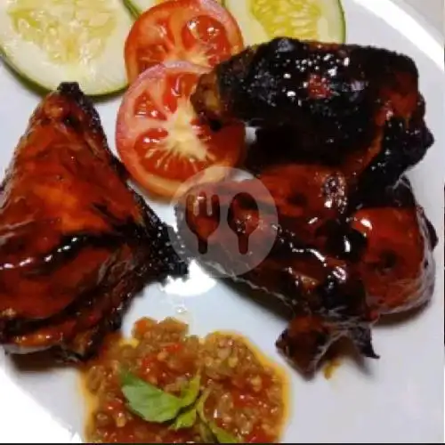 Gambar Makanan Ayam Bakar Goreng Lalapan Bollo, Makassar 5