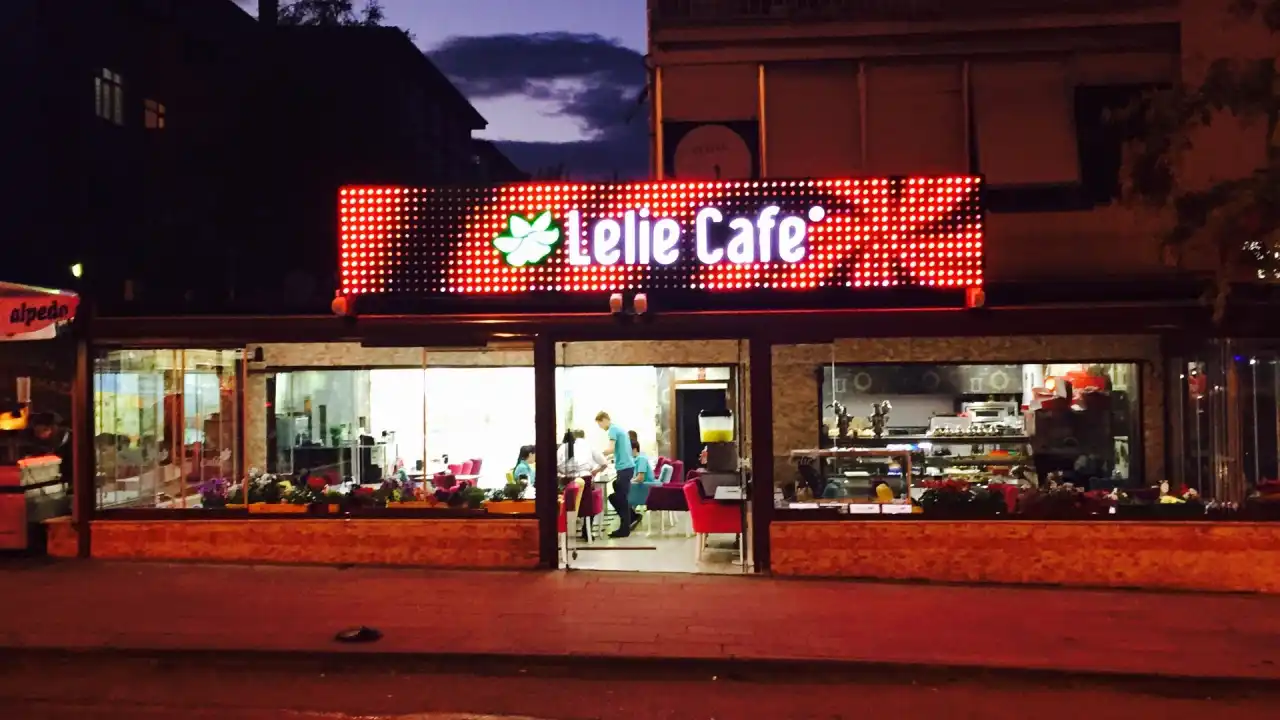 Lelie Cafe & Bistro