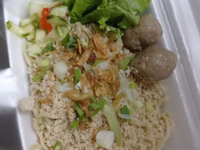 Gambar Makanan Pangsit Cwie Mie Ayam Tugu 6