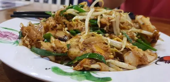 Sisters Char Koay Teow Kopitiam