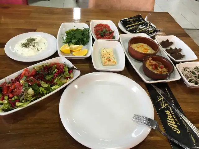 Altın Şiş Adana Kebap'nin yemek ve ambiyans fotoğrafları 3