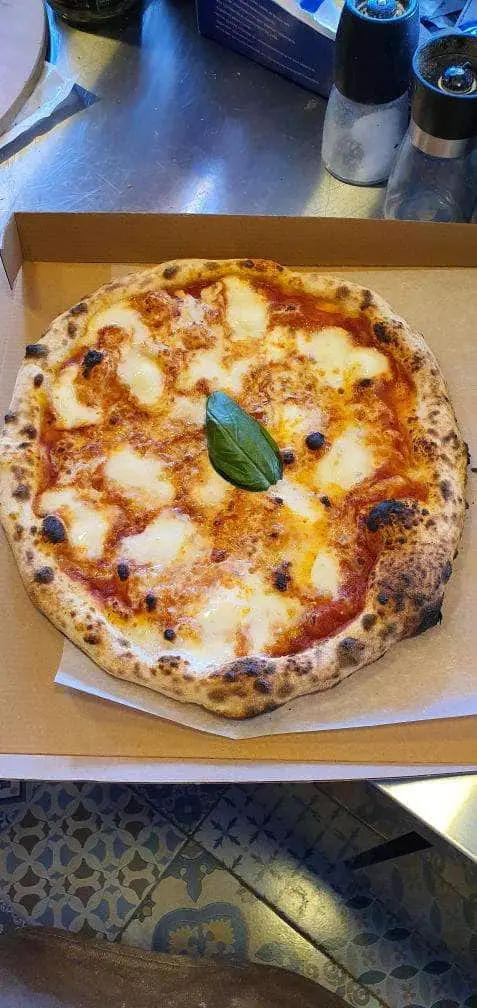 Pizzeria 450 °C'nin yemek ve ambiyans fotoğrafları 18