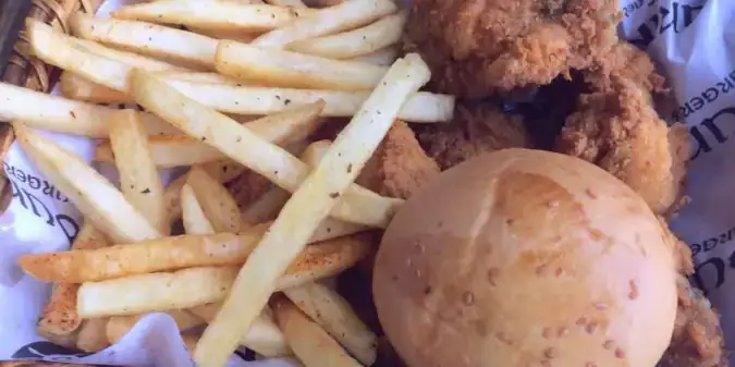 Durinn Burgers & Fried Chicken'nin yemek ve ambiyans fotoğrafları 1