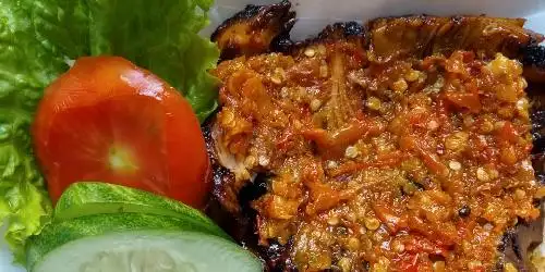 Ayam Geprek dan Kebab Burger Madyotaman, Banjarsari