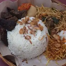 Gambar Makanan Warung Nasi Kuning "Luwu Timur", Panakkukang 1