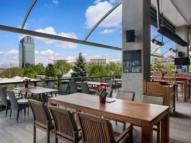 Veranda Bar & Terrace - Hilton İstanbul Bosphorus'nin yemek ve ambiyans fotoğrafları 3