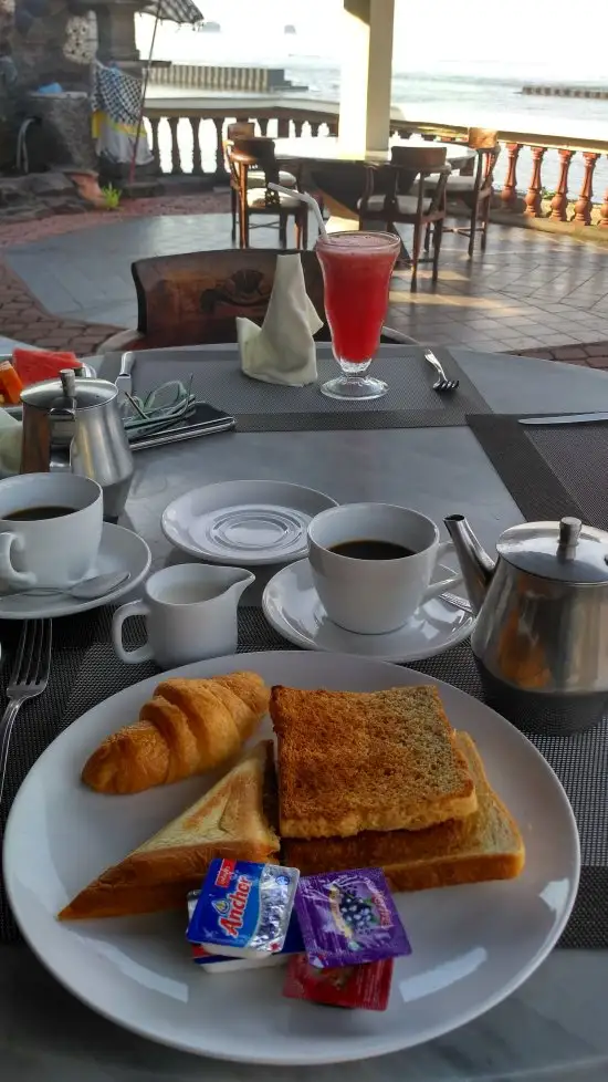 Gambar Makanan Pondok Bambu Seaside Restaurant 11