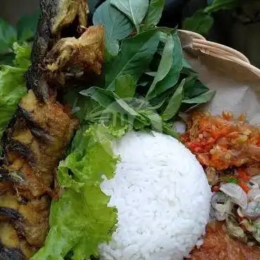 Gambar Makanan Ayam Lalapan Jumbo Bu-Siska, Banjarbaru 5