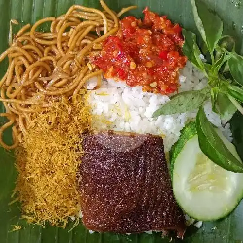 Gambar Makanan NASI BHUK UMIK MOH, Jl.ZAENAL ZAKSE GG. 4 JODIPAN 1