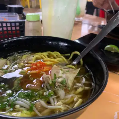 Mee Hoon Sup Power, Kelulut