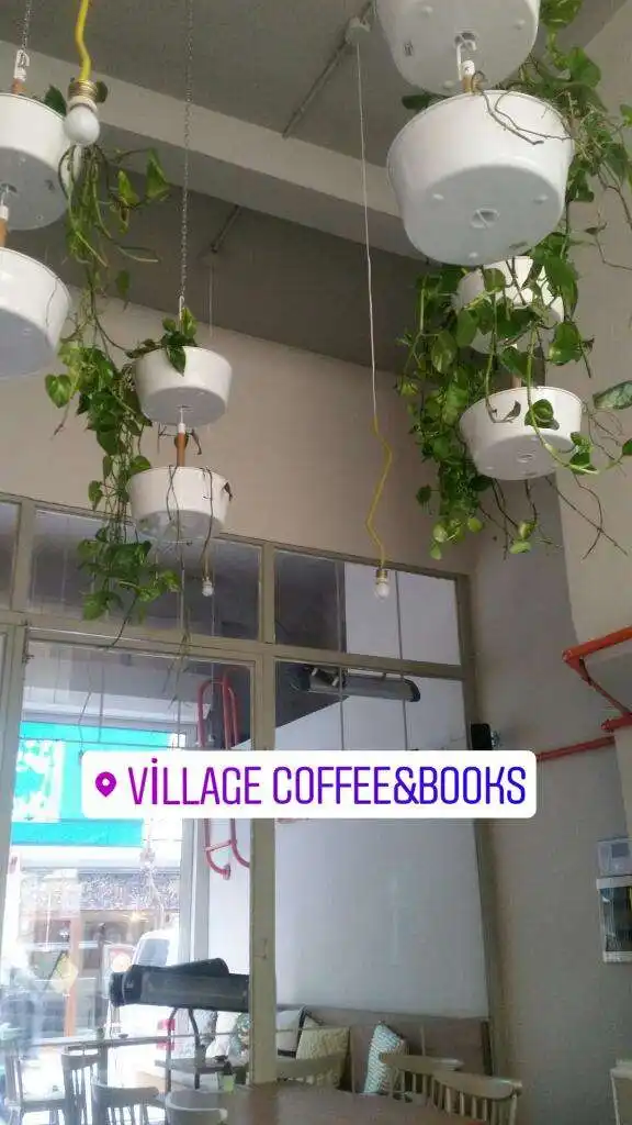 Village Coffee & Books'nin yemek ve ambiyans fotoğrafları 65